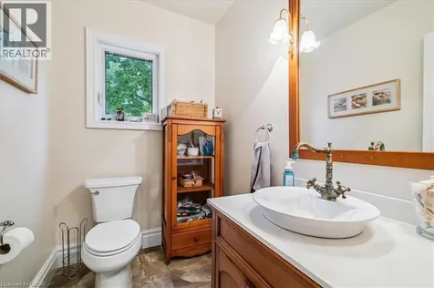 976 Garden Lane Hamilton ON L0R 1V0