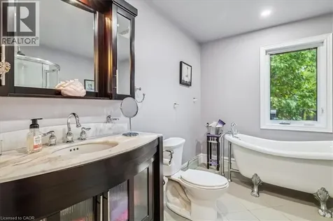 976 Garden Lane Hamilton ON L0R 1V0