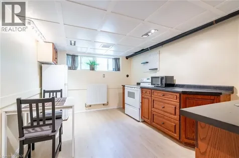 458 Elwood Road Burlington ON L7N 3C7