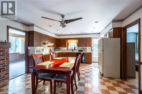 458 Elwood Road Burlington ON L7N 3C7