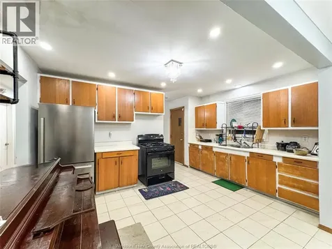 541 Lakeview Avenue Windsor ON N8P 1E1