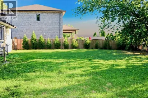 541 Lakeview Avenue Windsor ON N8P 1E1