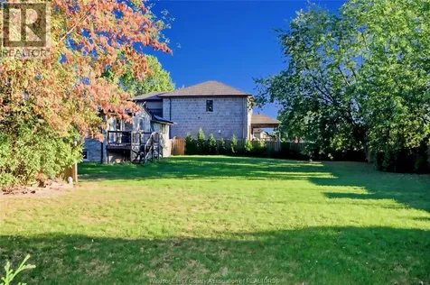 541 Lakeview Avenue Windsor ON N8P 1E1