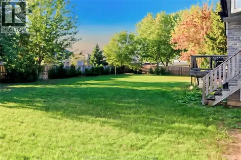 541 Lakeview Avenue Windsor ON N8P 1E1