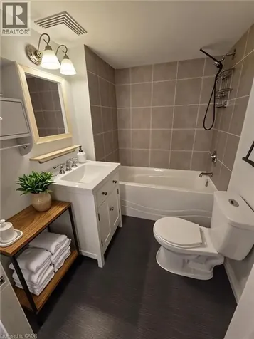 77 Blackfriars Street London ON N6H 1K8