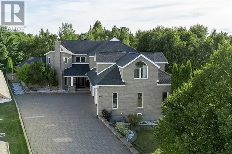 1532 Madison Avenue Sudbury ON P3A 2P2