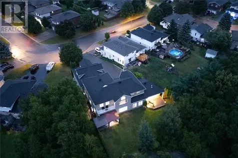 1532 Madison Avenue Sudbury ON P3A 2P2