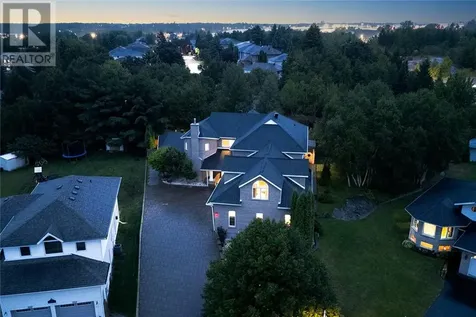 1532 Madison Avenue Sudbury ON P3A 2P2