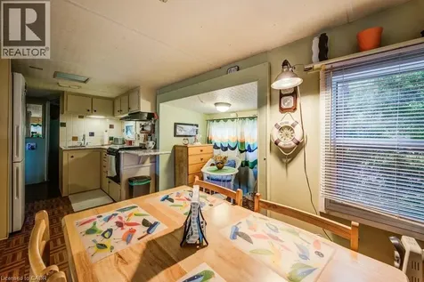 691 Oak Crescent Centre Wellington ON N1M 2W5