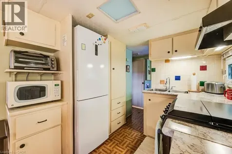 691 Oak Crescent Centre Wellington ON N1M 2W5