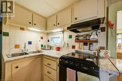 691 Oak Crescent Centre Wellington ON N1M 2W5