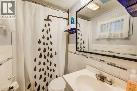 691 Oak Crescent Centre Wellington ON N1M 2W5