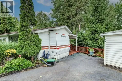 691 Oak Crescent Centre Wellington ON N1M 2W5