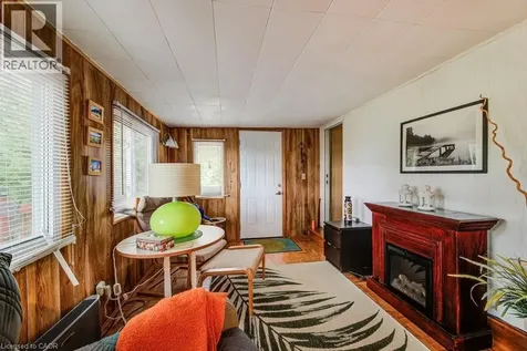 691 Oak Crescent Centre Wellington ON N1M 2W5