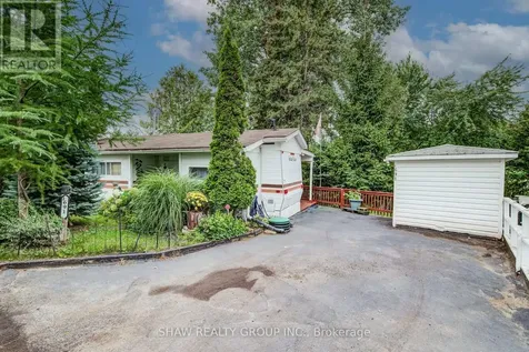 691 Oak Crescent Centre Wellington ON N1M 2W5