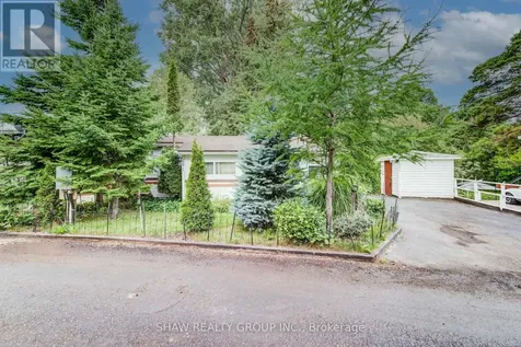 691 Oak Crescent Centre Wellington ON N1M 2W5