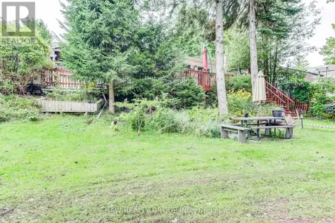 691 Oak Crescent Centre Wellington ON N1M 2W5