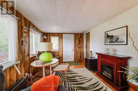 691 Oak Crescent Centre Wellington ON N1M 2W5