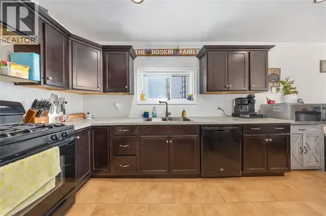 452 Maude Street Petrolia ON N0N 1E0
