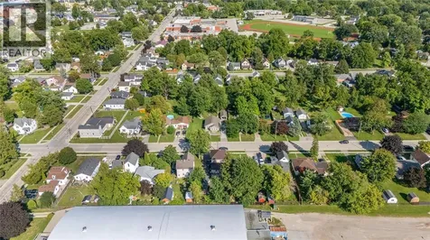 452 Maude Street Petrolia ON N0N 1E0