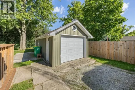 452 Maude Street Petrolia ON N0N 1E0