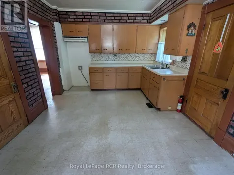 616 9th Avenue Hanover ON N4N 2M8