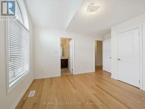 6 Bannister Road Barrie ON L9J 0L5