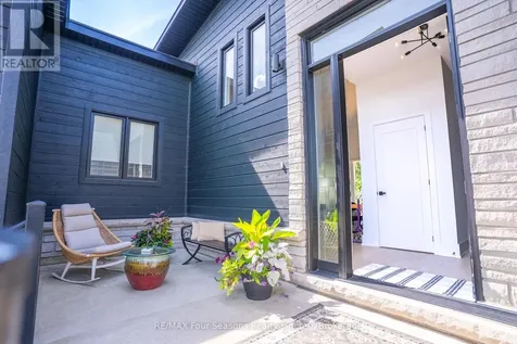 102 Goldie Court Blue Mountains ON N0H 1J0