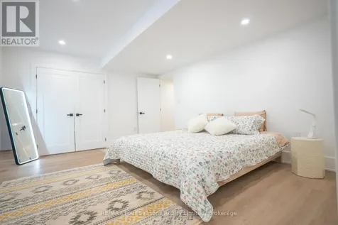 102 Goldie Court Blue Mountains ON N0H 1J0