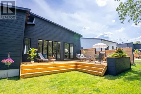 102 Goldie Court Blue Mountains ON N0H 1J0
