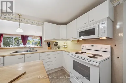 166 Lakeview Avenue Kearney ON P0A 1M0