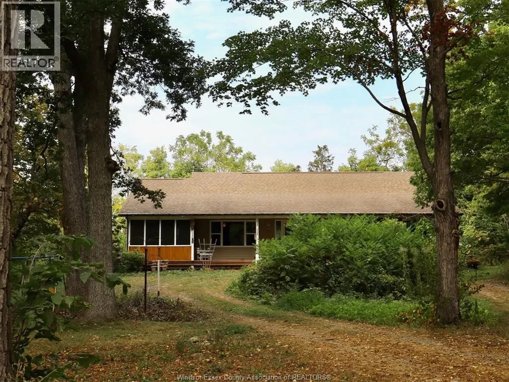 761 East West Road Pelee Island ON N0R 1M0