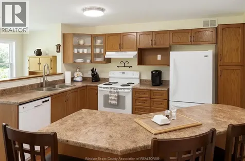 761 East West Road Pelee Island ON N0R 1M0
