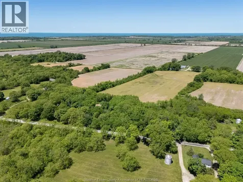 761 East West Road Pelee Island ON N0R 1M0