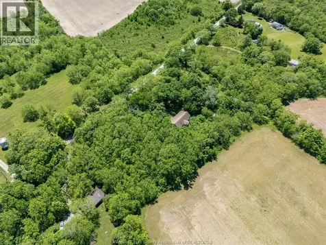 761 East West Road Pelee Island ON N0R 1M0