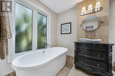 348 Browning Place Waterloo ON N2L 2W3