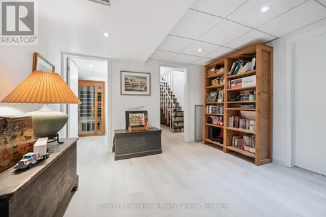 348 Browning Place Waterloo ON N2L 2W3