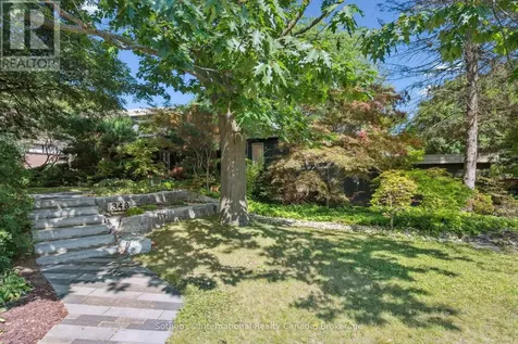 348 Browning Place Waterloo ON N2L 2W3