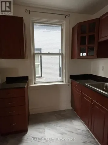 446 Cambridge Street South Ottawa ON K1S 4H7