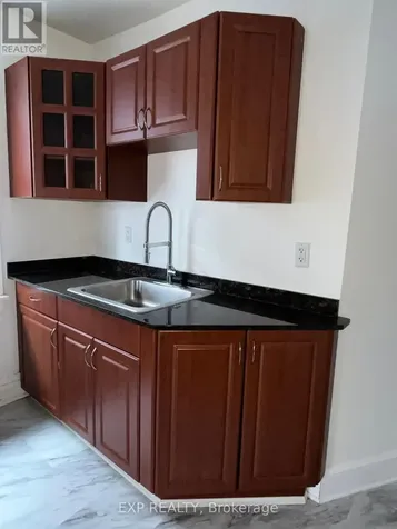 446 Cambridge Street South Ottawa ON K1S 4H7
