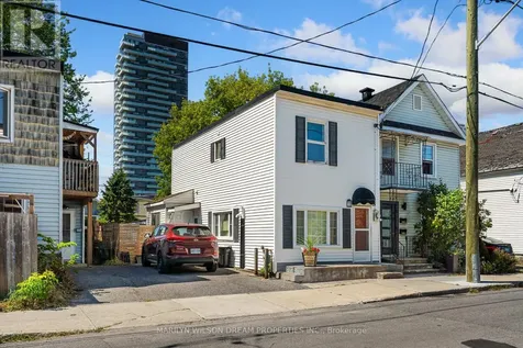 104 Carruthers Avenue Ottawa ON K1Y 1N5