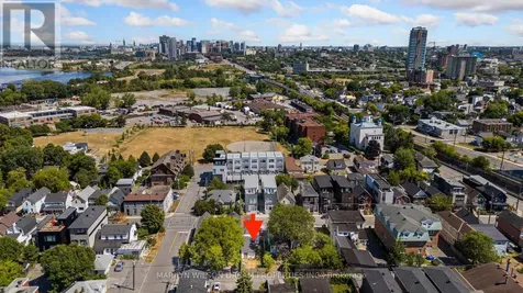 104 Carruthers Avenue Ottawa ON K1Y 1N5