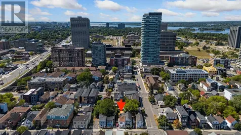 104 Carruthers Avenue Ottawa ON K1Y 1N5