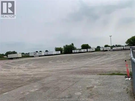 775 Gillard Street Wallaceburg ON N8A 5G7