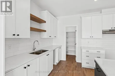 1076 Moore Street Brockville ON K6V 0H2