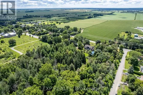 8 Khymer Court North Ottawa ON K2R 1G2