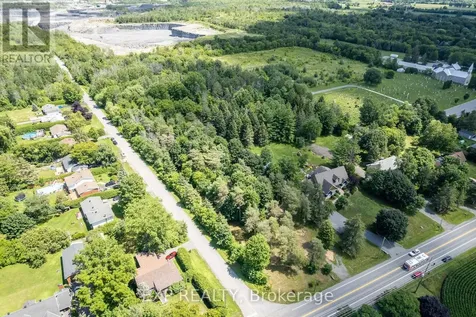 8 Khymer Court North Ottawa ON K2R 1G2