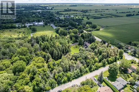 8 Khymer Court North Ottawa ON K2R 1G2