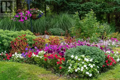 119 Martin Grove Blue Mountains ON L9Y 0N5