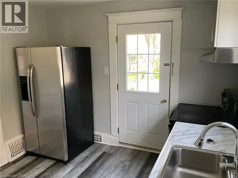 246 Madison Avenue South Kitchener ON N2M 3H4